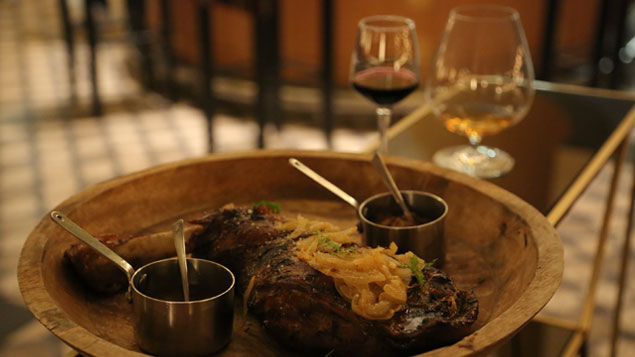 Vin ou spiritueux? Tendances et choix des accords mets et vins